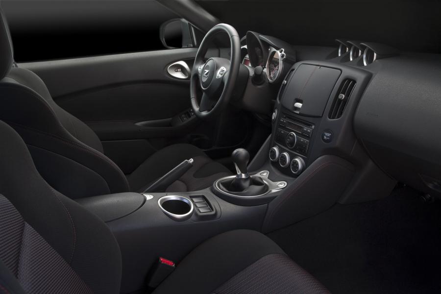  Nissan 370Z by Nismo 2009 года  (фото 24 из 50)